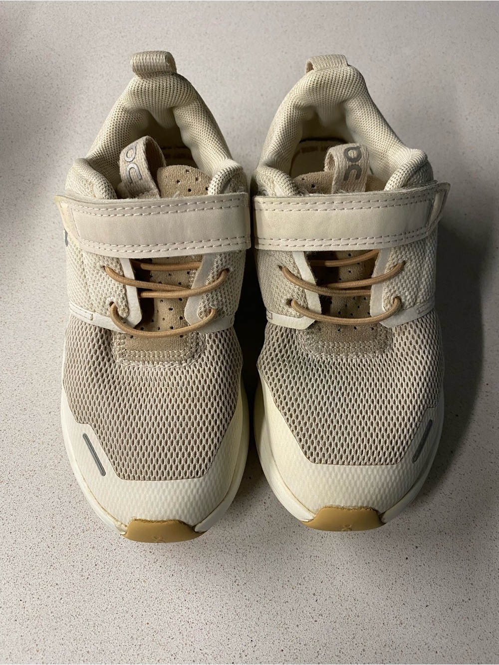 ON Cloud Play Kids Sneaker in Dew/Lark